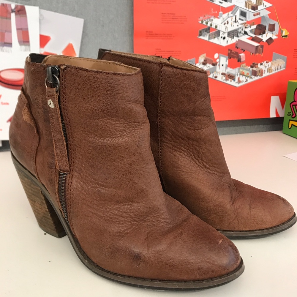Kelsi dagger ankle boots